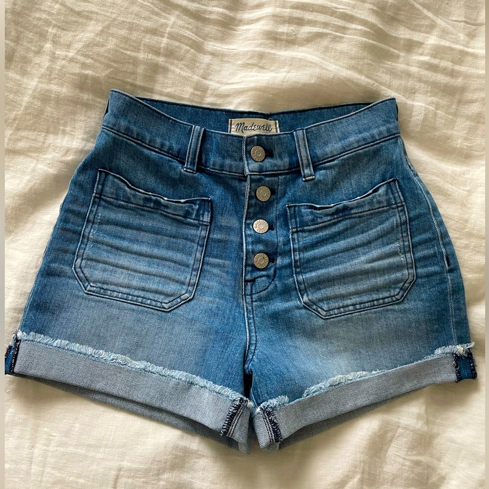 Madewell high rise denim shorts, size 25